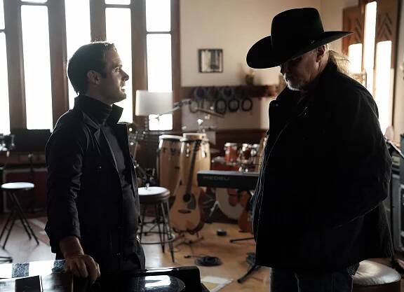 Monarch - Not Our First Rodeo - Z filmu - Joshua Sasse, Trace Adkins