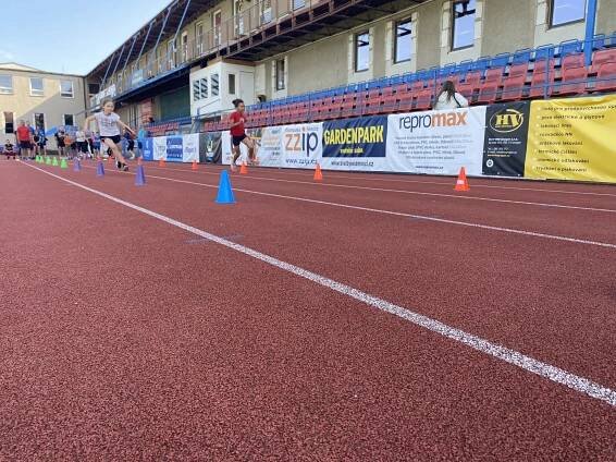 Sranda na rodinných závodech v TJ Loko Olomouc – Atletika pro rodinu