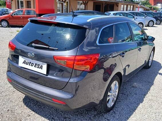 Kia Ceed 1.6 CRDi kombi - Foto 4