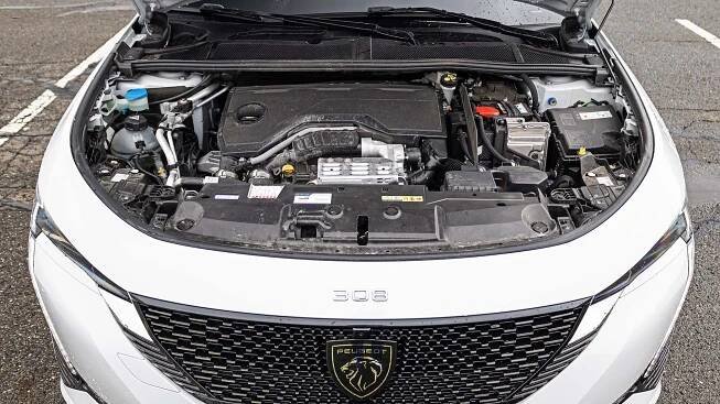 Test Peugeot 308 SW GT Hybrid 136: Nejlepší lev aktuální nabídky?