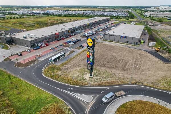 Patria sází na nemovitosti: do svého fondu kupuje nákupní parky v Kolíně a Mohelnici