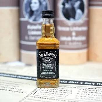 Doplňky k novinám v tubusu Jack Daniel's 0,05 l