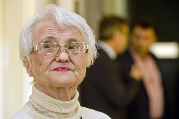 Historici ostatky Mašínové starší na Ďáblickém hřbitově nenašli