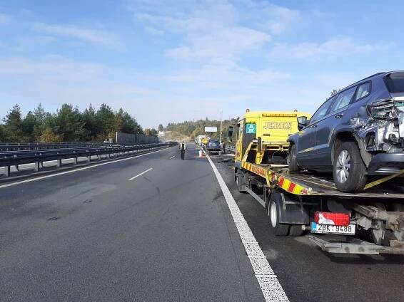 Z důvodu hromadné dopravní nehody minimálně sedmi vozidel je… | POŽÁRY.cz - ohnisko žhavých zpráv | hasiči aktuálně