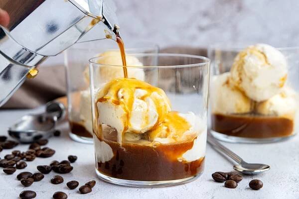 Affogato: Espresso mit Vanilleeis