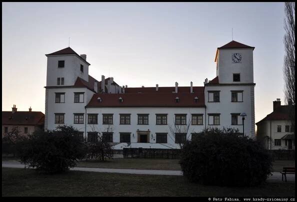 Bučovice – zámek (tvrz) – fotografie / hrady-zriceniny.cz