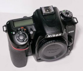 Nikon D7500 tělo - Foto