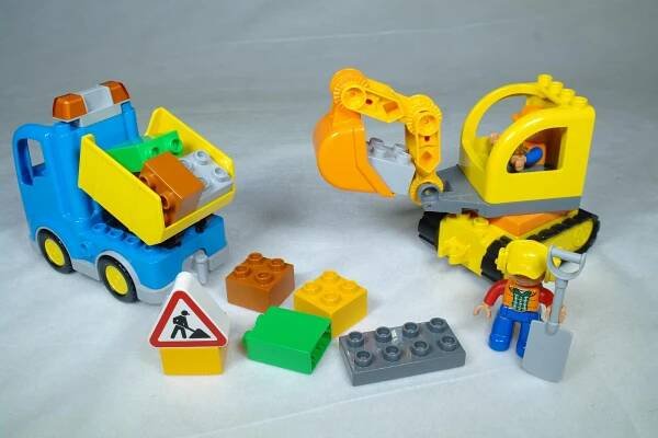 LEGO® DUPLO® 10812 pásový bagr a náklaďák - Hračky