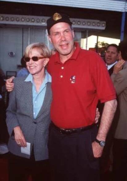 Michael Eisner at an event for Armagedon (1998)