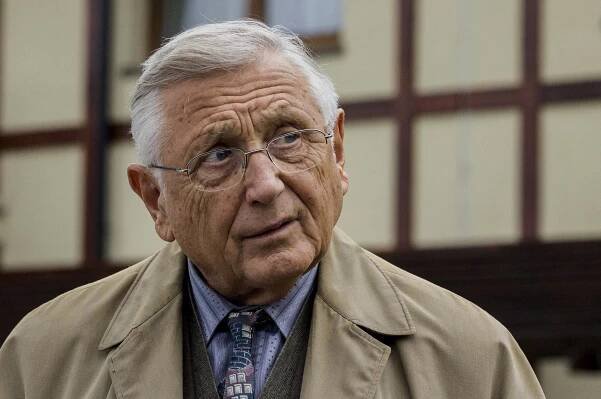 Zemřel oscarový režisér Jiří Menzel (†82): Manželku Olgu opustil doma v jejím náručí!