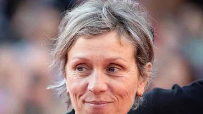 Vzdělání jí umožnili pěstouni. Herečka Frances McDormand by jinak Oscara za Tři billboardy kousek za Ebbingem možná vůbec nedostala – Lifee.cz