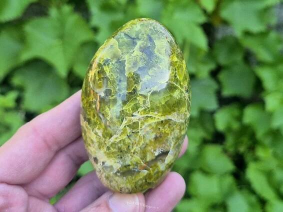 Zelený opál freeform z Madagaskaru 158g - naturshop.cz