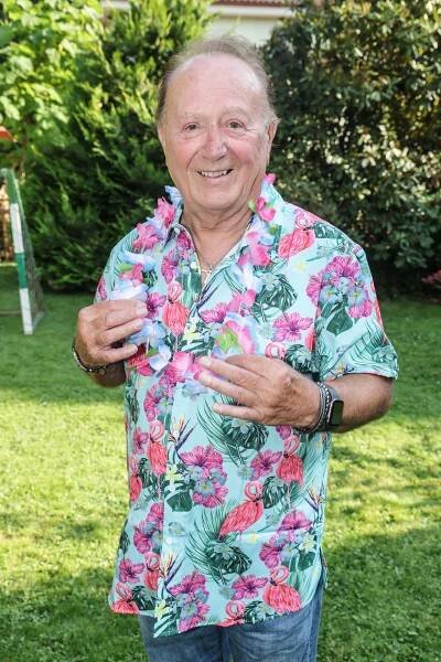 Petr Janda uspořádal party tentokrát v havajském stylu.