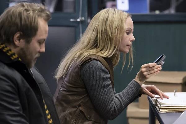 Daniel Adolfsson, Sofia Helin - Most - Epizoda 4 - Z filmu