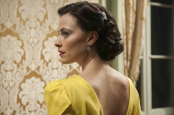 Fleming - Episode 1 - Z filmu - Lara Pulver