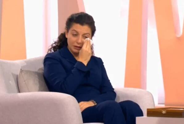 Simonjanová se rozbrečela v televizi. Pak jen tak mimochodem přiznala ruský zmar