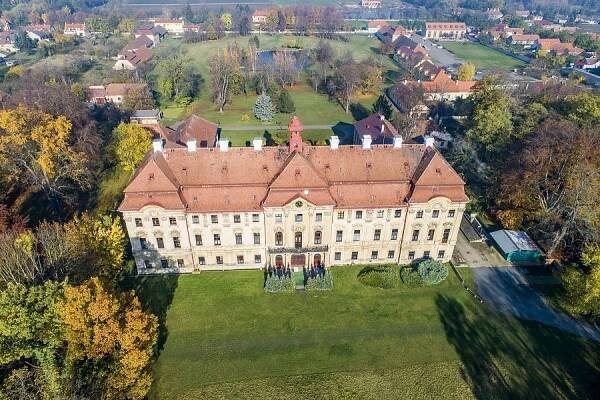 Měšice - zámek