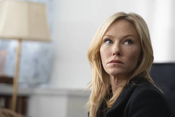 Kelli Giddish - Actress