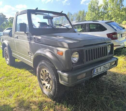 Suzuki samurai long cabrio - Karlovy Vary