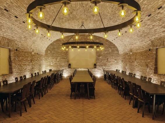 Vinařská stodola (100dola) | CHÂTEAU VALTICE