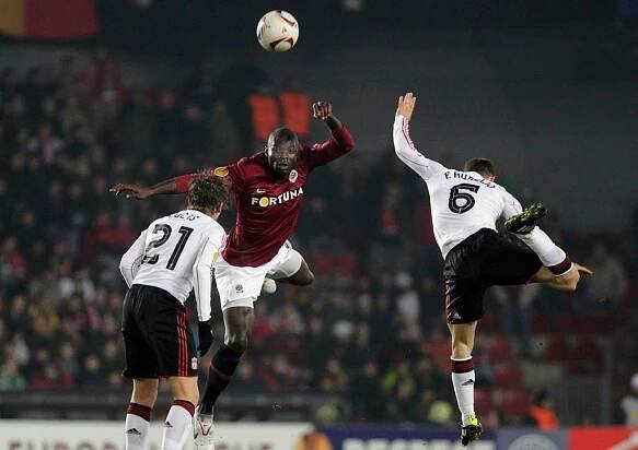 Tvrdé střety, vyhecovaný Řepka a špatní hosté. Sparta vs. Liverpool 0:0
