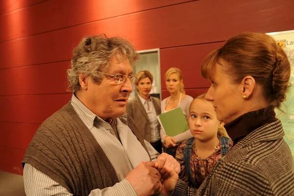 Kriminálka Stuttgart - Papakind - Z filmu - Volker Brandt, Ella Zirzow, Christina Große