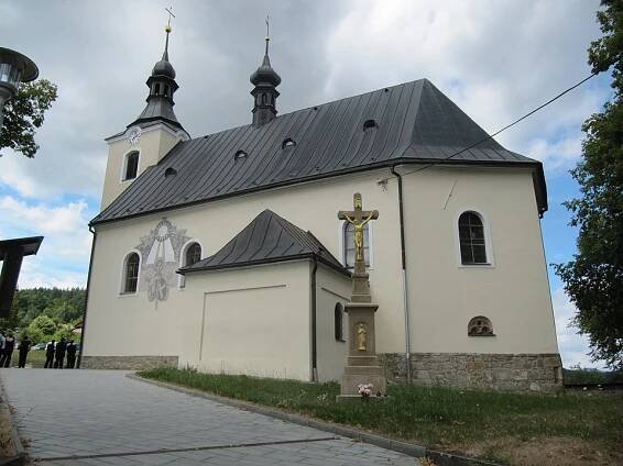 Soubor:Vlachovice (ZL), kostel.jpg – Wikipedie