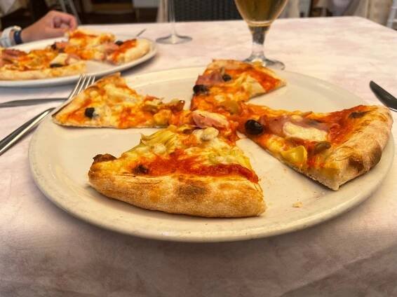 Tradiční italská pizza