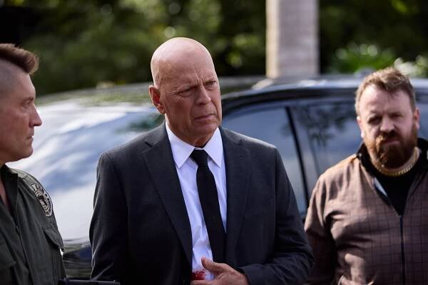 Killing Field - Z filmu - Sean Kanan, Bruce Willis, Simon Phillips