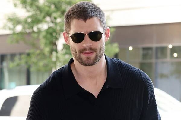 David Corenswet Looks Super Suave Arriving at BBC Radio 2 in London, Plus Zoë Kravitz, Mary J. Blige and More