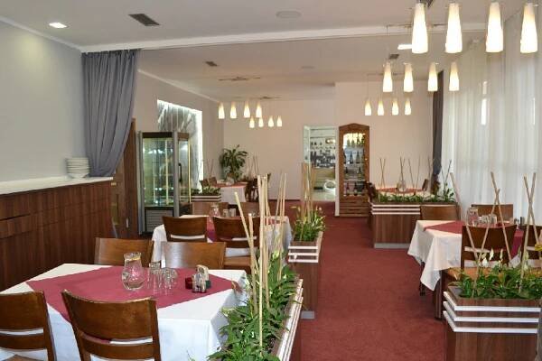 Restaurace Arkáda (nám. Svobody 32, Bučovice)