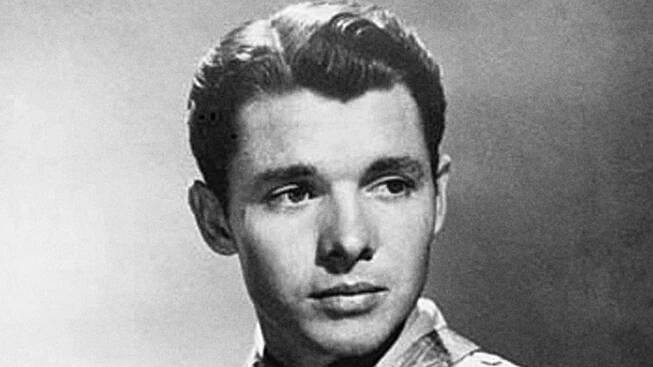 Nebojácný Audie Murphy: V 19 letech na hořícím tanku zlikvidoval 50 nacistů. Doma se stal hereckou hvězdou, zemřel ale tragicky – Lifee.cz