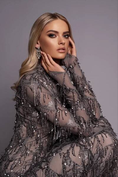 Úprava nosu a silikonová prsa? Naprosto v pořádku, říká ředitelka Miss Makarenko