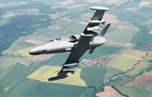 Český bitevník ve službách pilotů US Air Force. Čeští politici ho ale málem "zařízli"