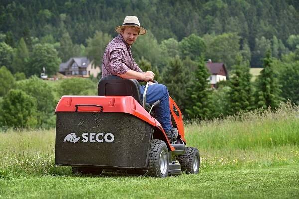 Zahradní traktor SECO Challenge AJ V2 + Složení traktůrku a doplnění kapalin ZDARMA + Vlastní doprava našim technikem až