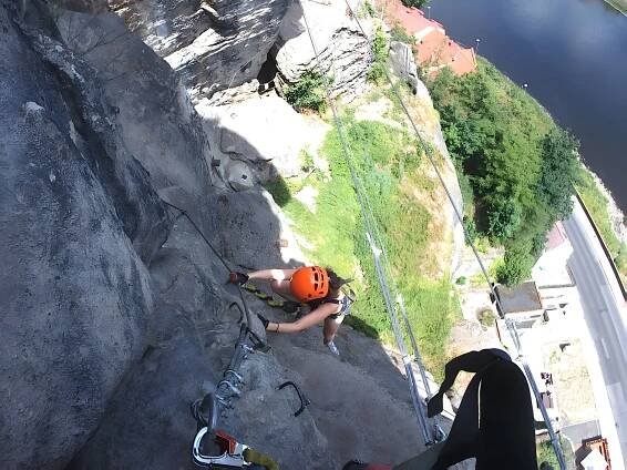 Via ferrata Pastýřská stěna: kurz základního lezení - Obrázek 7