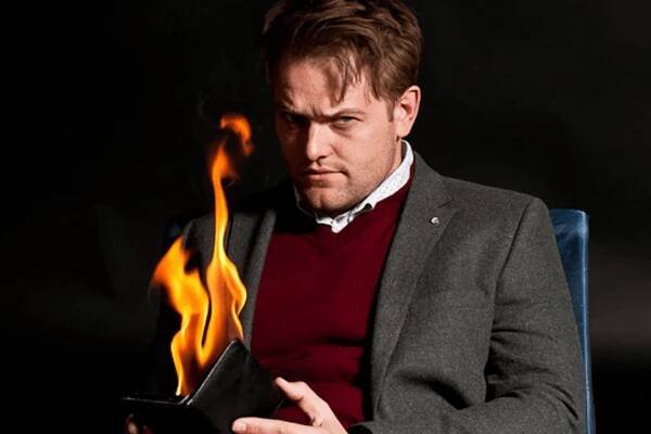 Tom Wright Magician | Close Up & Stage Magic | Yorkshire 