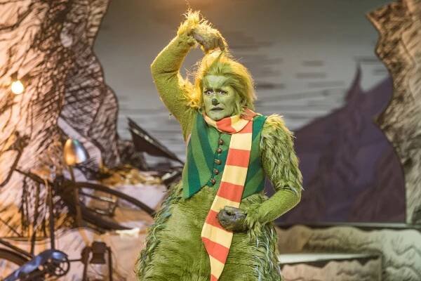 Dr. Seuss' the Grinch Musical (2020)