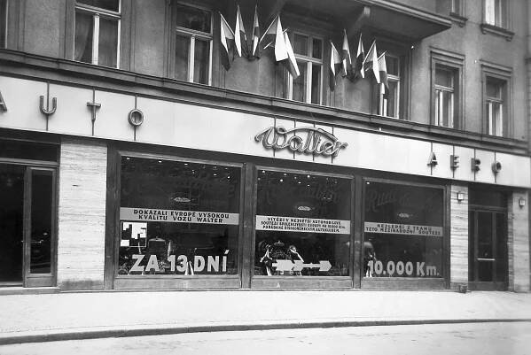 Soubor:Walter Super 6 (1931) po vítězství v Platnéřské 11 (1).jpg