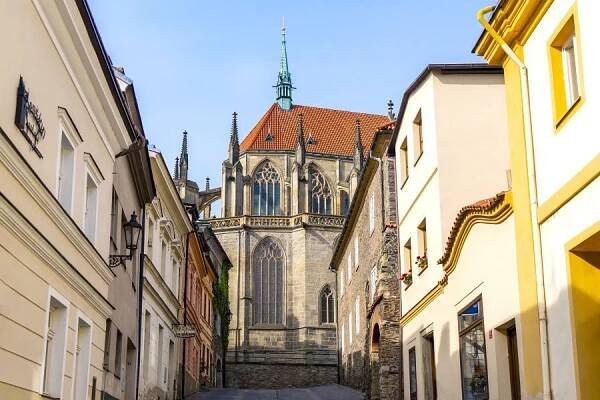 Kolín – domy v ulici Parléřově (centrum) – Kolínsko – Cesty a památky