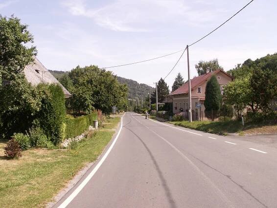Soubor:Petrovice-sil 457 v obci.JPG – Wikipedie