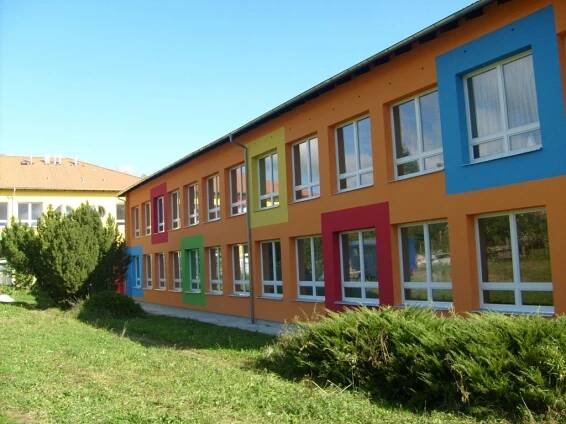 Fotografie školy - Základní škola a Mateřská škola Lhenice