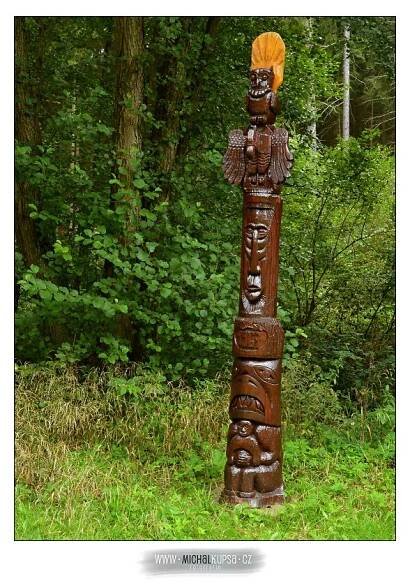 Osadní totem T.O. Black fields