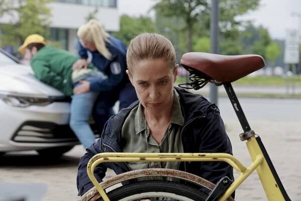 Kummeli esittää: Kontio & Parmas - Stailataan ja bailataan - Z filmu - Elsa Saisio