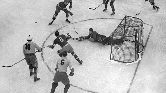 Reportáž z hokejového zápasu,  asi 30. léta | foto: Archiv Českého rozhlasu