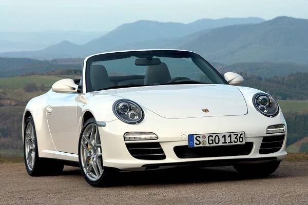 Porsche 911: Podrobné specifikace vozidel & Interaktivní nástroj pro srovnání