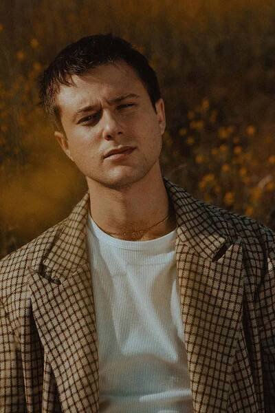 Alec Benjamin Interview Can we tool? Credit for the indoor ones is Connor Gaskey, and credit for the other two outdoor ones is Matty Vogel.