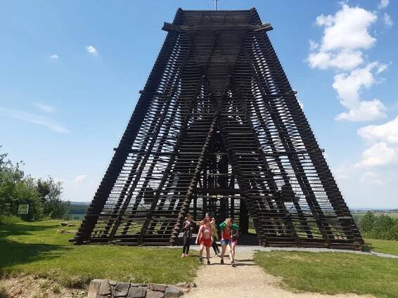 Sportování s turistikou Podhůra u Chrudimi – Speciální základní škola, mateřská škola a praktická škola