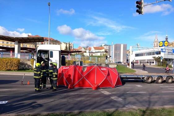 V Kladně přejel náklaďák seniora, ten byl na místě mrtvý