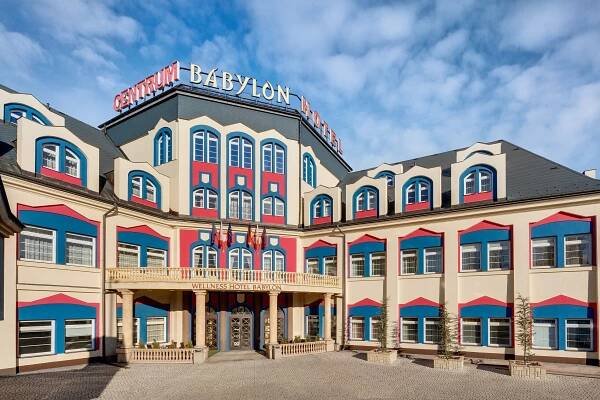 Soubor:JPREROVSKY BABYLON EXTERIER 16A3114 zmenseno.jpg – Wikipedie